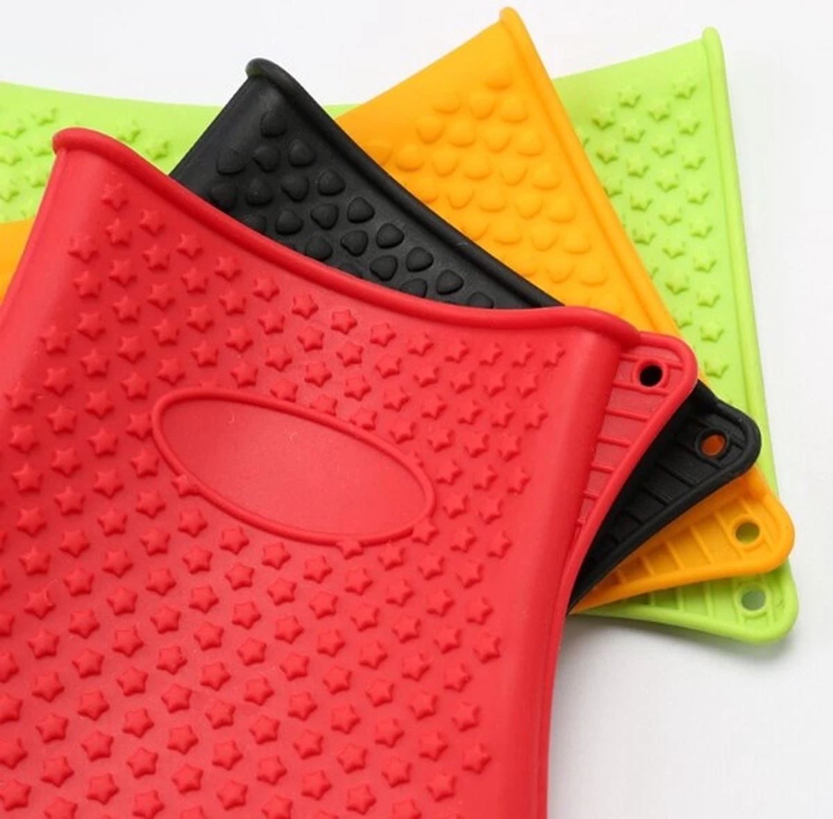 Merkloos Hittebestendige Siliconen Ovenwant - Antislip BBQ & Keuken Handschoenen - 2 Stuks - Rood - Afbeelding 3