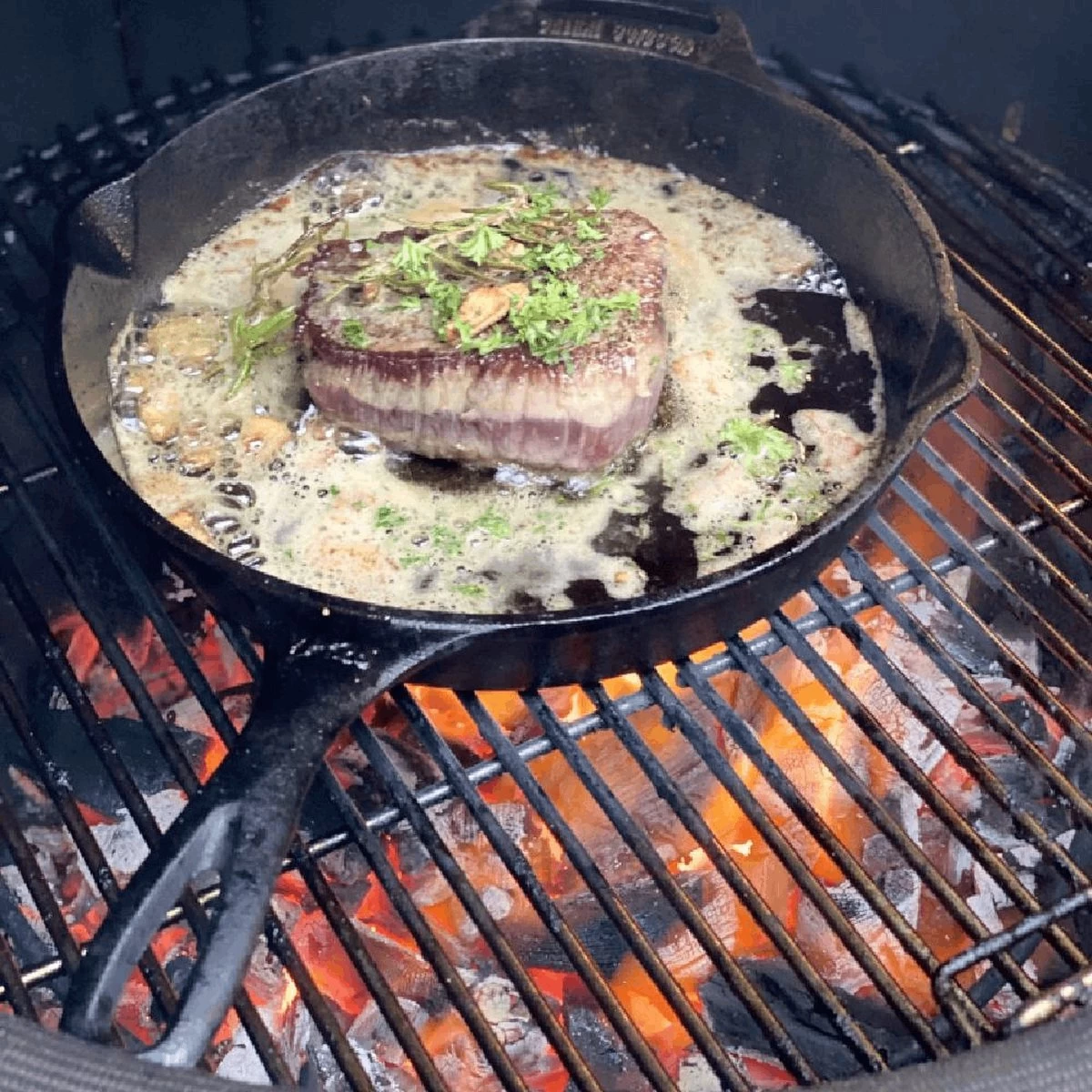 Valhal Outdoor Skillet / Koekenpan Met Steel - Gietijzer, Diameter 30cm - VH30 - Afbeelding 8