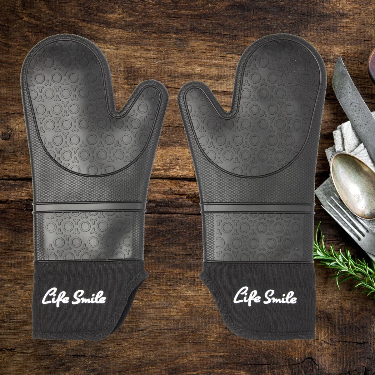 Ovenwanten - 2 Stuks - Bescherming Tot 230 °C - Zwart - Siliconen - Flexibel - Afbeelding 4