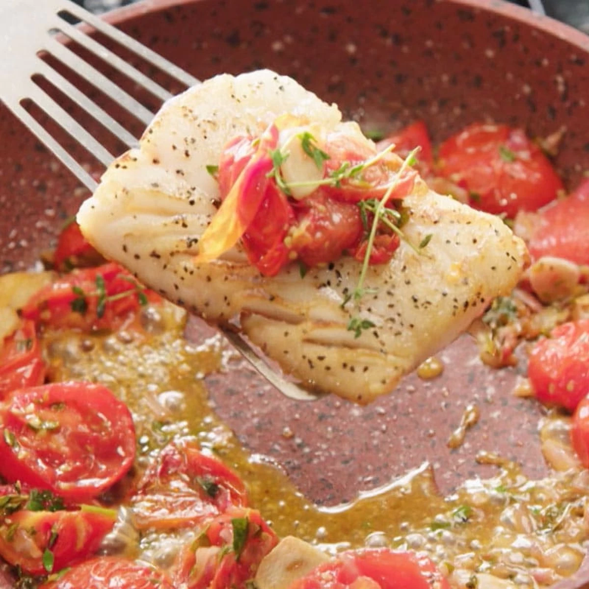 Livington Copper & Stone Pan - 24cm Koekenpan- Anti-aanbaklaag En Krasbestendig - Graniet Look - Binnenste Steenlaag Voor Perfecte Warmteverdeling - Geschikt Voor Ceran, Gas, Elektrisch, Inductie - Afbeelding 2