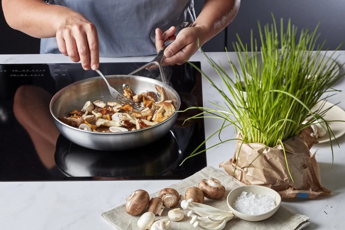 Demeyere Essential 5 RVS Koekenpan – Koekenpan Inductie - 28 Cm – PTFE-vrij - Afbeelding 4