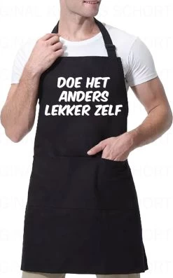 DOE HET ANDERS LEKKER ZELF Unisex Schort - Zwart - One Size (volwassenen) - Keuken Schort - Barbeque BBQ Schort - Bedieningsschort - Grappige Teksten - Original Kwoots- Voor Zowel Mannen Als Vrouwen - Verstelbaar - Wasbaar - Cadeau - Apron